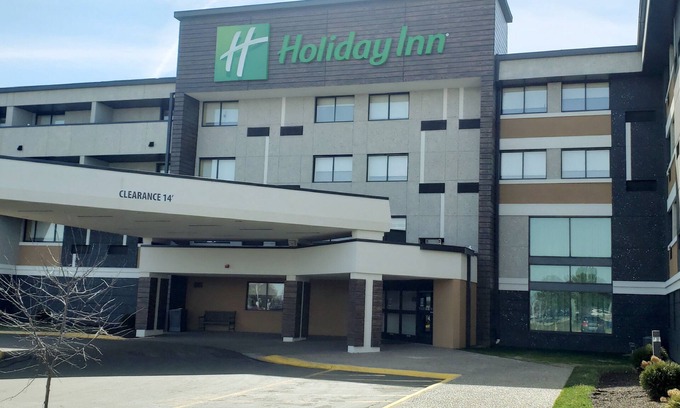Wayne Hotel | Holiday Inn Indianapolis Airport Area N by IHG