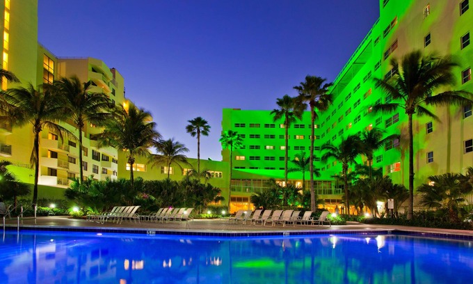 Mid Beach Hotel | Holiday Inn Miami Beach - Oceanfront by IHG