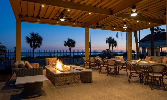 Galveston Hotel | Holiday Inn Resort: Galveston-On The Beach by IHG