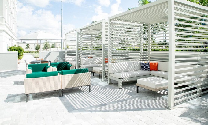 Florida Central Atlantic Coast Hotel | Holiday Inn & Suites Orlando I-Drive Theme Parks by IHG