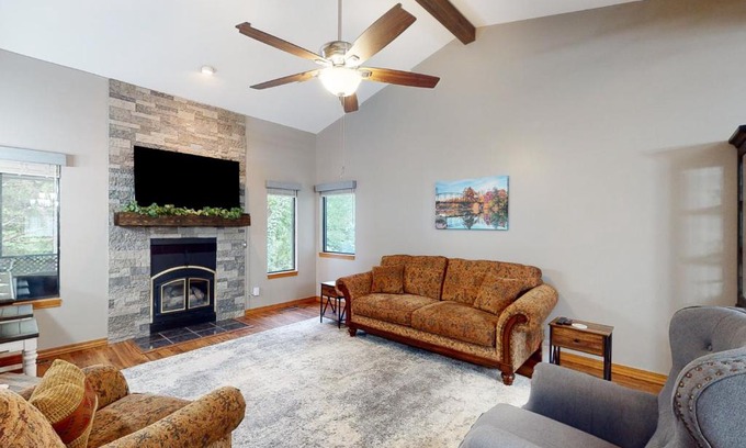Eureka Springs Casa | Holiday Island Hideaway