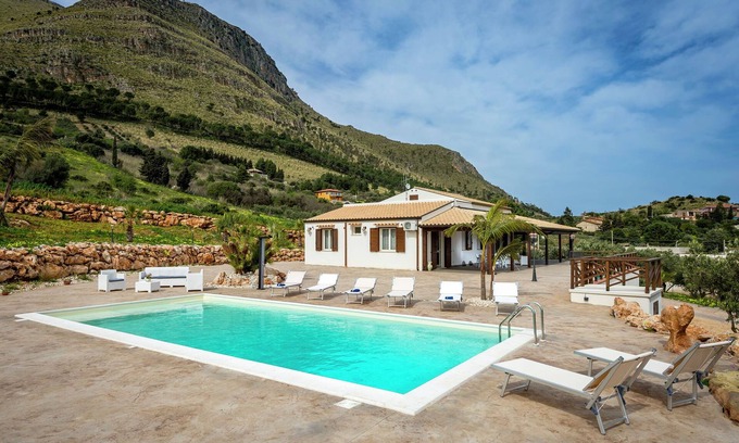 Castellammare del Golfo Casa | Casa en Sicilia con Piscina y Jardín