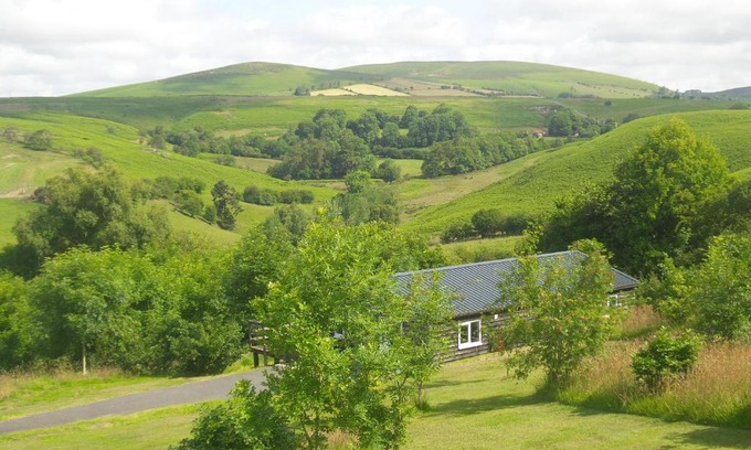 Tirabad Casa | Holiday Lodge in Beautiful Welsh Rolling Hills