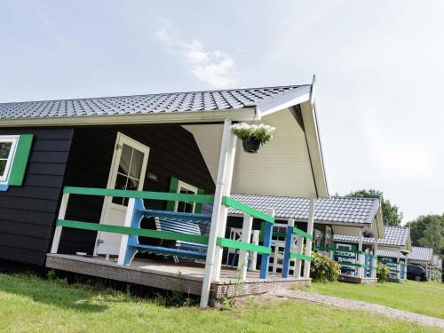 IJhorst Chalet De Esquí | Holiday Lodge in Staphorst with Pool Access