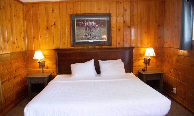 West Yellowstone Hotel | Holiday Motel