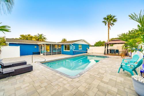 Holiday Casa | Holiday Oasis with Heated Pool Near Gulf Beaches!