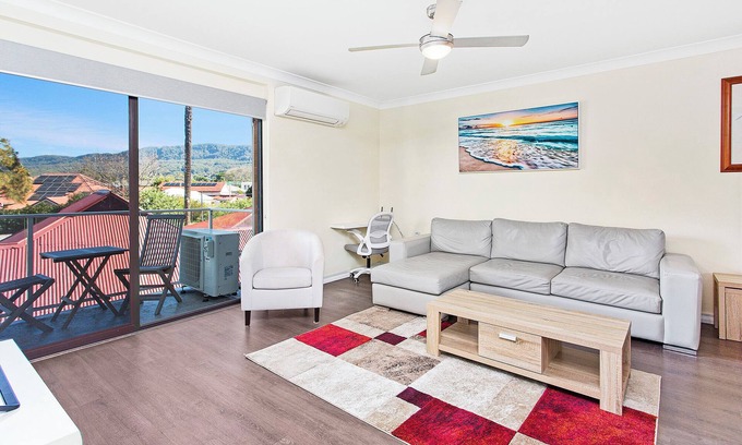 Thirroul Apartamento | Holiday Pad on Thirroul Beach - 140m to beach and village amenities