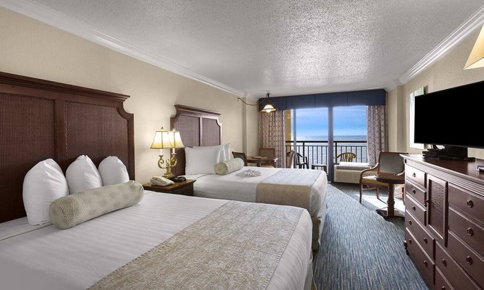 Downtown Myrtle Beach Complejo | Holiday Pavilion Resort on the Boardwalk- Access to ALL AMENITIES!