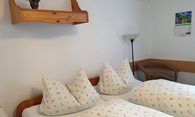 Lauta Casa | Holiday Rooms - Ferienhof Sarodnick