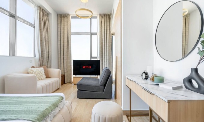 Al Quoz Apartamento | Holiday Studio In JVC 2408, Dubai