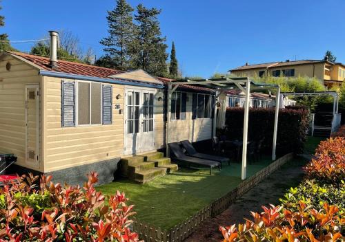 Montopoli in Val d'Arno Otro | Holiday Travel Genius Family Mobile Home with Pool, Terrace at Toscana Holiday Park