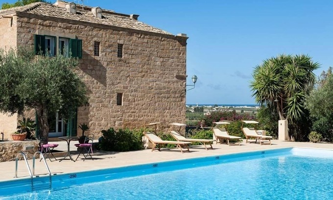 Paceco Villa | holiday vacation villa rental italy, sicily, trapani, pool, view