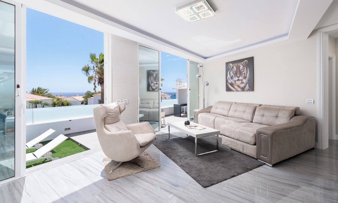 Complejo turístico Amarilla Golf Villa | Villa de vacaciones 'Karat Villa Ocean Golf' con vistas al mar, Wi-Fi y aire acondicionado