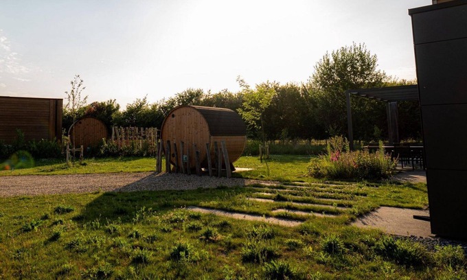 Kotten Casa | Holiday Villa Amalia 4 Deluxe is a 4-person holiday villa and features a private sauna. The home has two bedrooms and is situated on a generous and beautifully located plot surrounded by nature.