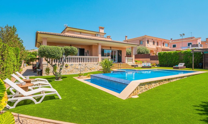 Urbanizacion Sant Marcal Villa | Villa de vacaciones "Joan Deia Escultor" con vistas a la montaña, piscina y Wi-Fi