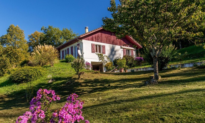 Verthemex Villa | Villa de vacaciones "Maison dans un parc de verdure" con vistas a la montaña, Wi-Fi y terraza