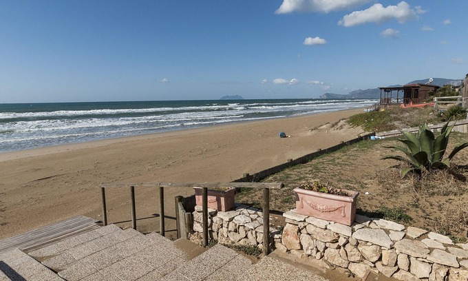 Sperlonga Villa | VILLA DE VACACIONES NIKITA, POCOS METROS Y TIENE 'MAR