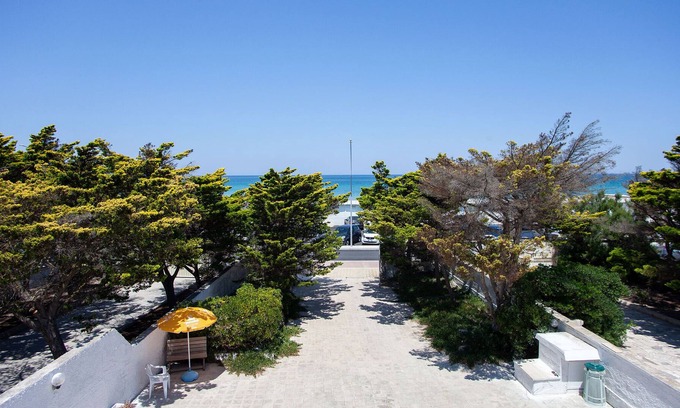 Torre Chianca Chalet De Esquí | Holiday villa with large courtyard in front of the beach 3 bedrooms m730