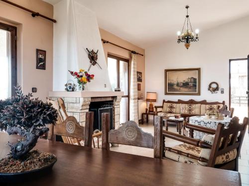 Tanagra Casa | Holiday villa with sea view in Paralia Avlidas