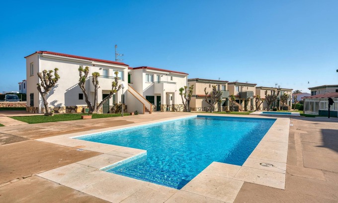 Los Delfines Apartamento | Apartamento de vacaciones "Bonito Apartamento" cerca de la playa con piscina compartida y Wi-Fi