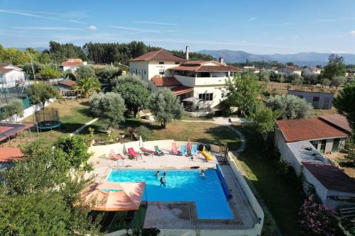 Pinheiro de Coja Casa | Holidayhome with bar and swimming pool