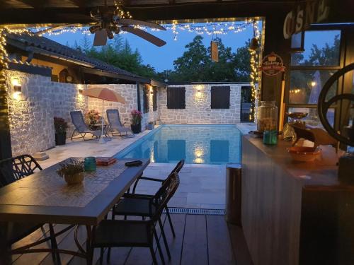 Montfermier Casa | Holidayhomepoujol 2 persons