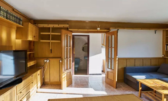 Esparraguera Casa | HOLIDAYS DOMUS IANO, para corta, media y larga estancía. (min 2 noches)
