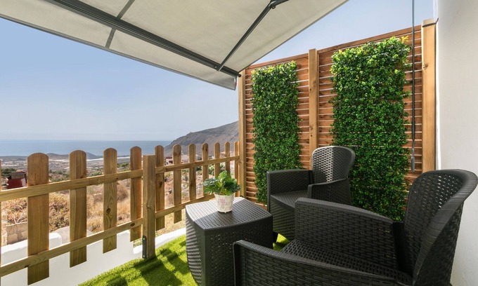 Guimar Apartamento | Vacaciones 'El Hogar De Ireneo A' con vistas al mar, terraza privada y Wi-Fi