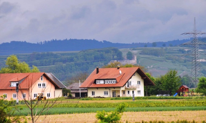 Endingen am Kaiserstuhl Apartamento | Vacaciones en la bodega del jardín natural Kaiserstuhl, con vistas a los viñedos.