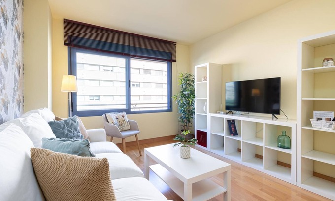Perchel Sur Apartamento | Holidays2Malaga Eslava en recinto privado