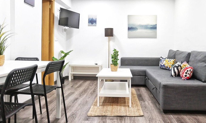 Jardin de la Abadia Apartamento | Holidays2Malaga Goya - zona Huelin a 500 mts de la playa