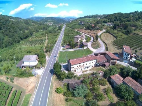 San Giovanni Ilarione Casa | HolidHome - Casale Bellavita