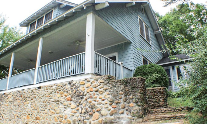 Lake Junaluska Casa | Holler Cottage