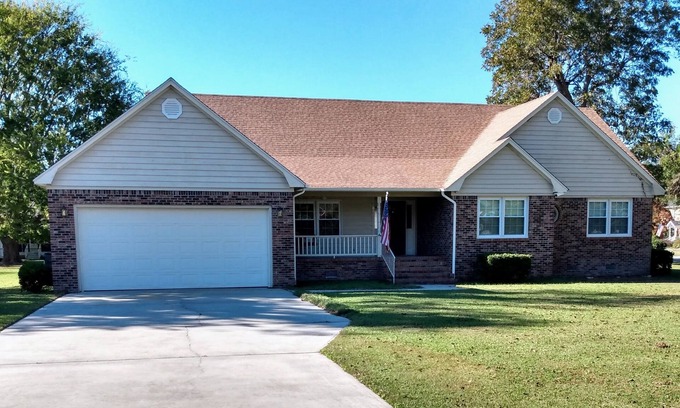 Lake Waccamaw Casa | Hollingsworth's Premium Getaway!