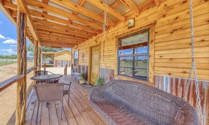 Fredericksburg Cabina | Hollmig Sunset View 1 Bedroom Cabin by RedAwning