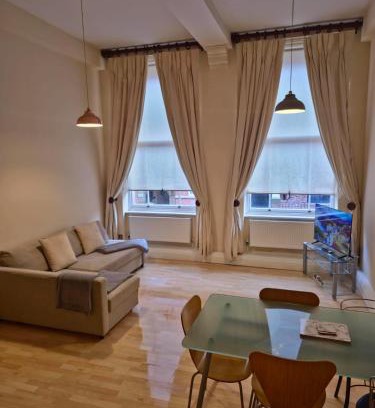 Nottingham City Centre Apartamento | Hollowstone Place, Spacious 2 Bed, City Centre NG1, Sleeps 6,Free Parking