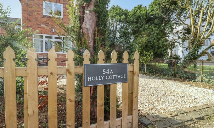 Clifford Chambers Cabaña | HOLLY COTTAGE, family friendly, with a garden in Stratford-Upon-Avon