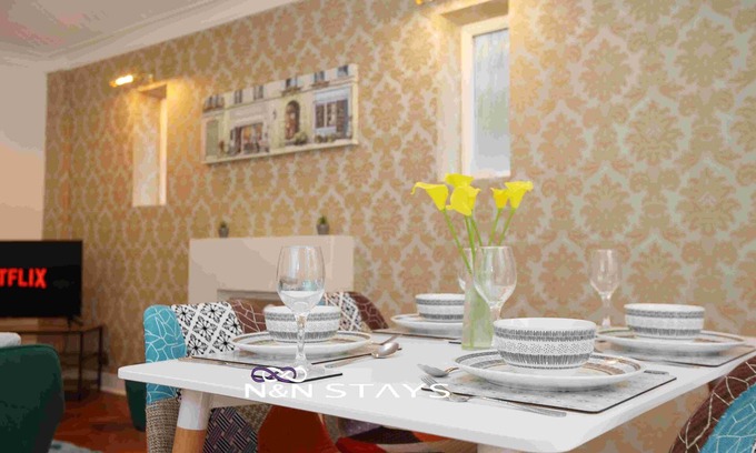 Llanedeyrn Casa | HOLLYBUSH HOUSE, CARDIFF