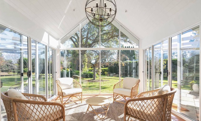 Burradoo Casa | Hollydale. Peaceful. Contemporary. Luxe