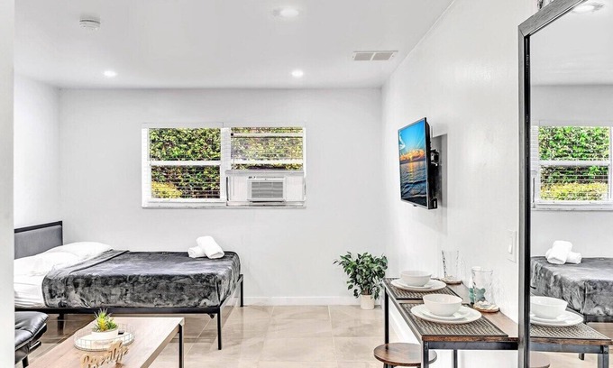 Little Ranches Casa | Hollywood Beach Boutique Vacation Studio LB4