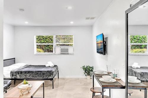 Little Ranches Casa | Hollywood Beach Boutique Vacation Studio Lb4