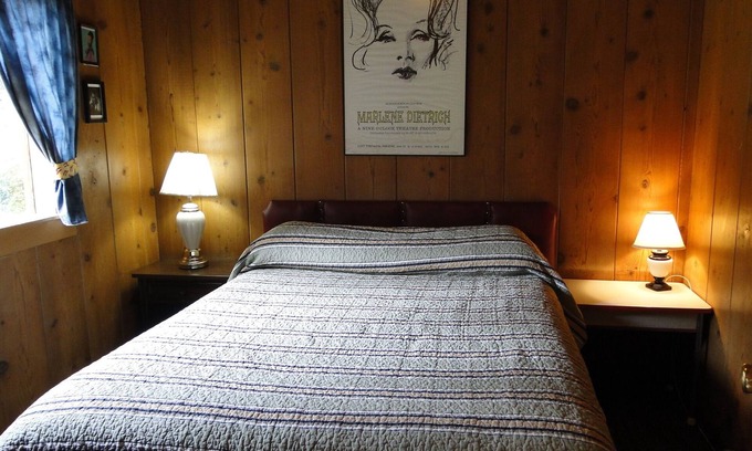 Ocean Park Cabaña | Hollywood Cottage- 2 bedroom cottage
