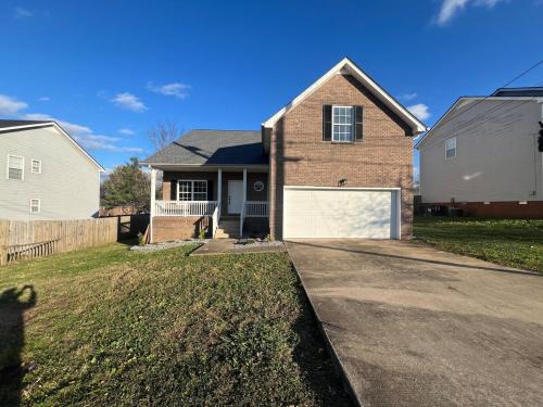 Clarksville Casa | Hollywood Hideaway
