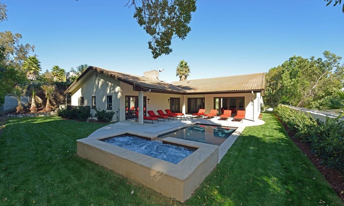 Los Angeles Casa | Ahora alquilando mensualmente 31 días - Hollywood Hills Spanish Contemporary