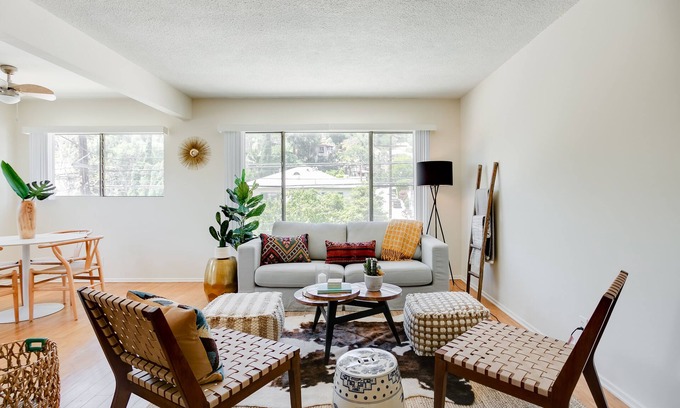 Beachwood Canyon Apartamento | Hollywood Sign Selfie Perfection con vistas y estacionamiento Se admiten mascotas