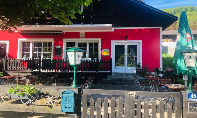 Engelhartszell Cama Y Desayuno | Holmes Café & Pension