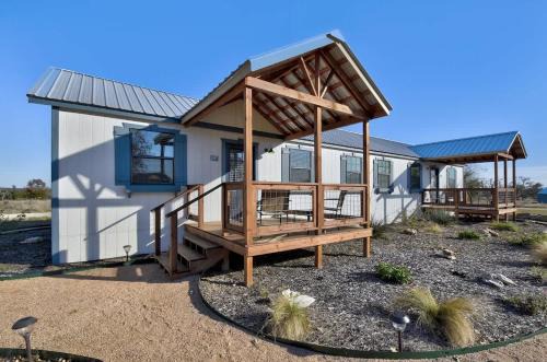 Fredericksburg Casa | Holy Cow Cottage with Amazing Hill Country Views
