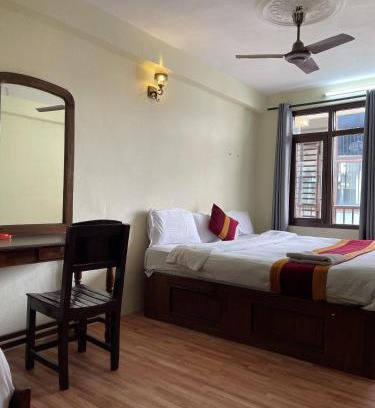 Thamel Cama Y Desayuno | Holy Land Hotel Nepal