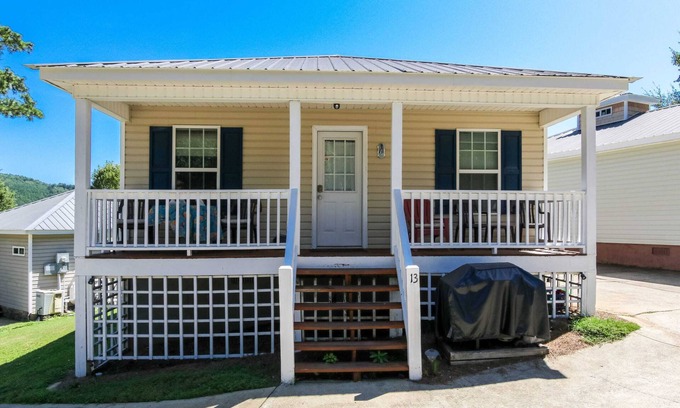 Leesburg Casa | Home #13 Decks Docks FlipFlops(No Pets)
