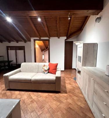 Valmadrera Apartamento | Home 26, near the lake